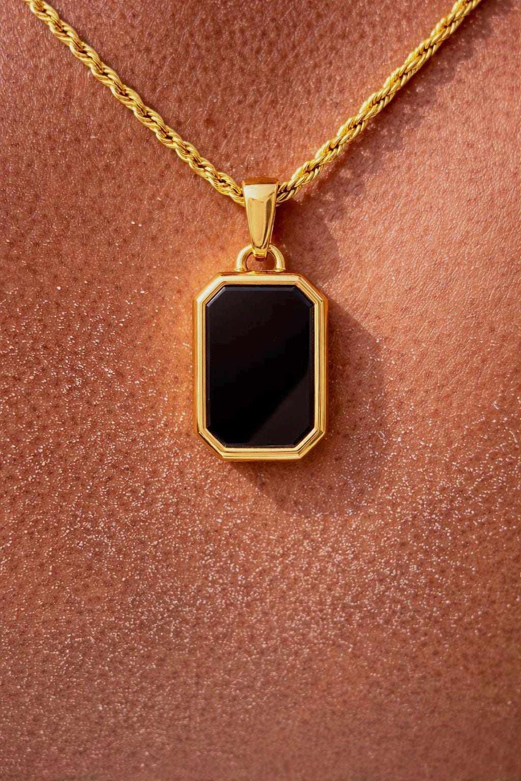 Black Onyx Cut Stone 18k Gold Pendant Necklace for Men